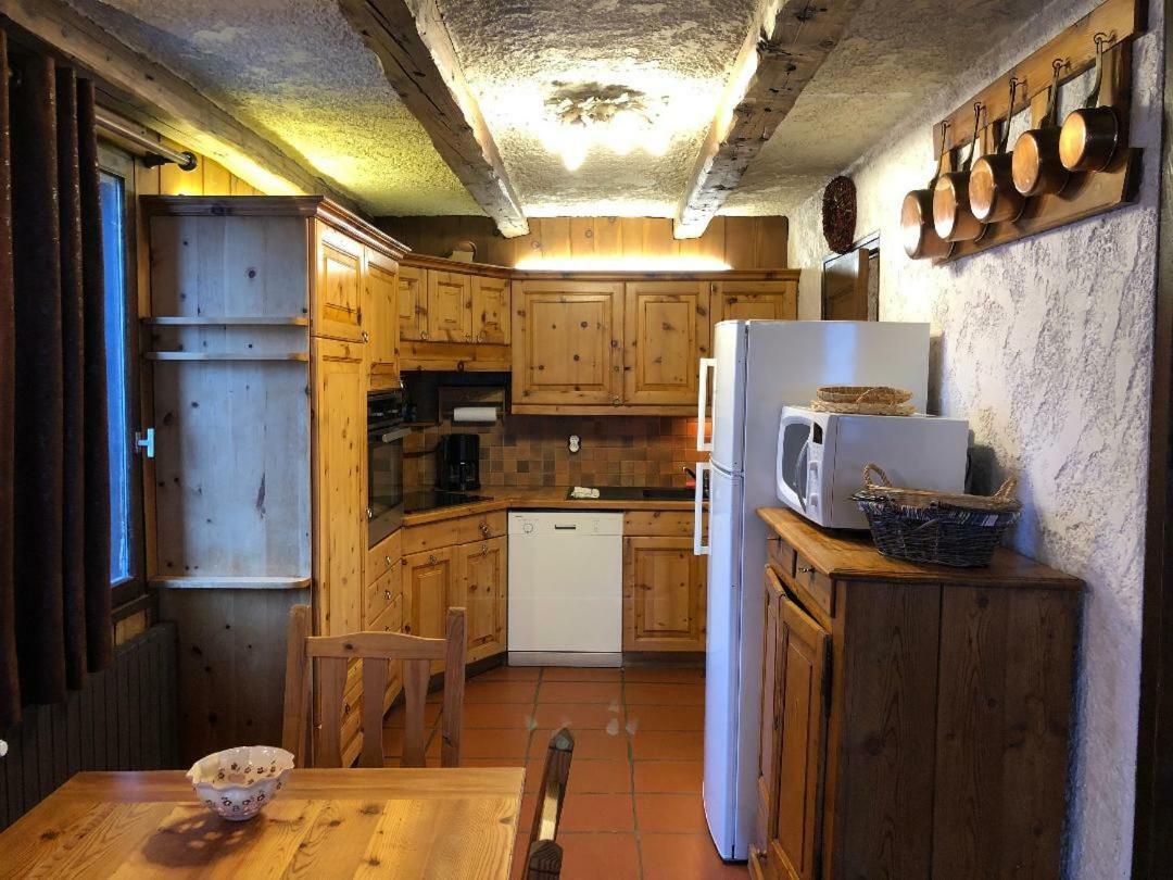 Grand Chalet - Appartement 5Pax Au Pied Des Pistes - Parking - Skiroom - Cheminee Decorative- Balcons ทีนเญอ ภายนอก รูปภาพ